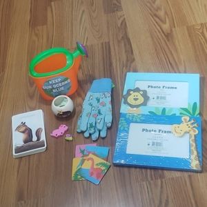 Kids 7 pc lot gardening animals NEW photo frame